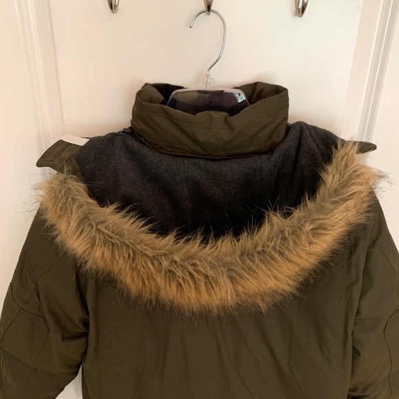 Gap Kids Winter Down Puffer Hooded Parka Jacket in Olive Green Size Large (10 ) - Picture 12 of 14